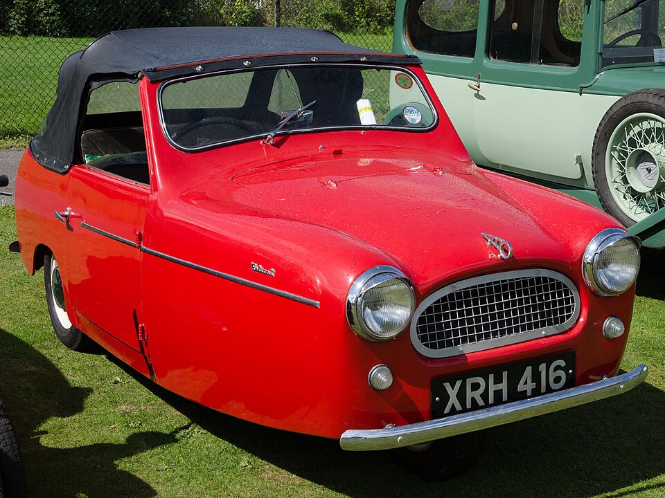 RELIANT REGAL car — UK survivor photo