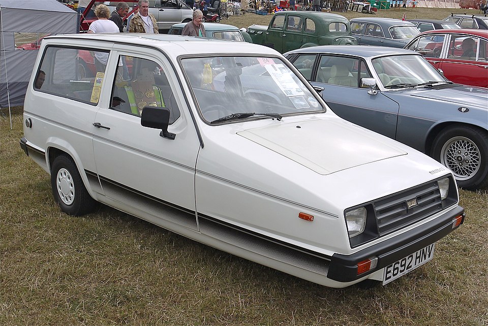RELIANT RIALTO car — UK survivor photo