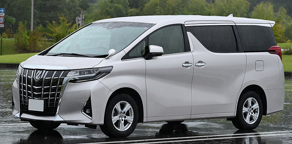 TOYOTA ALPHARD car — UK survivor photo