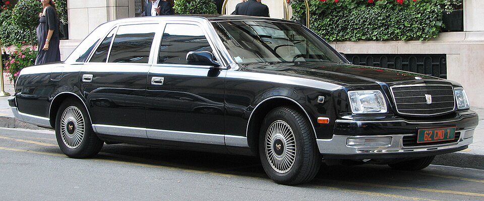 TOYOTA CENTURY car — UK survivor photo