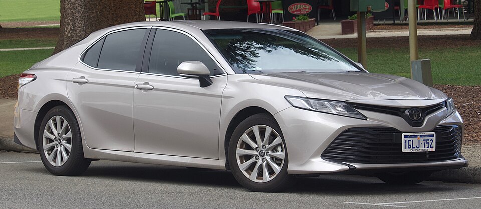 TOYOTA VISTA car — UK survivor photo