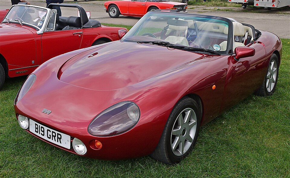 TVR 400 car — UK survivor photo
