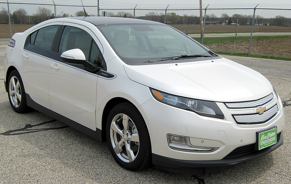 VAUXHALL AMPERA car — UK survivor photo
