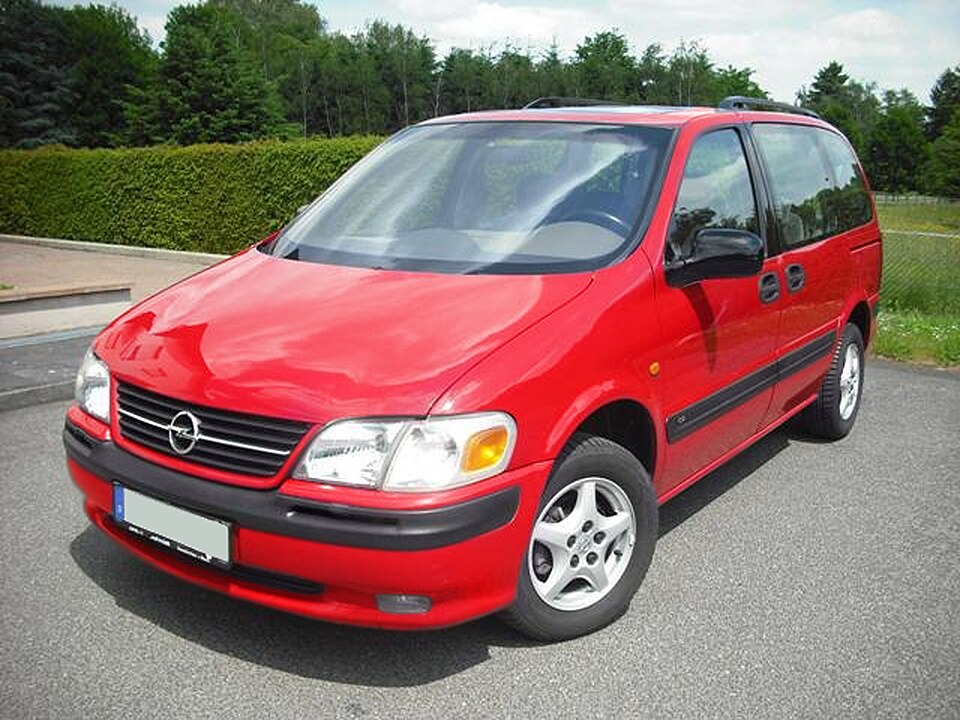 VAUXHALL SINTRA car — UK survivor photo
