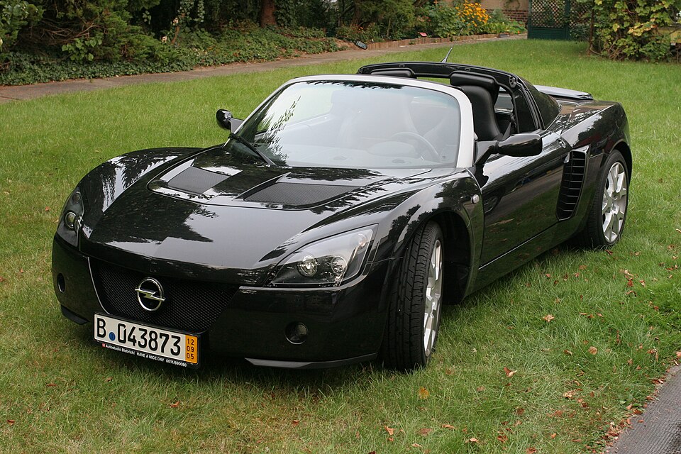 VAUXHALL VX220 car — UK survivor photo