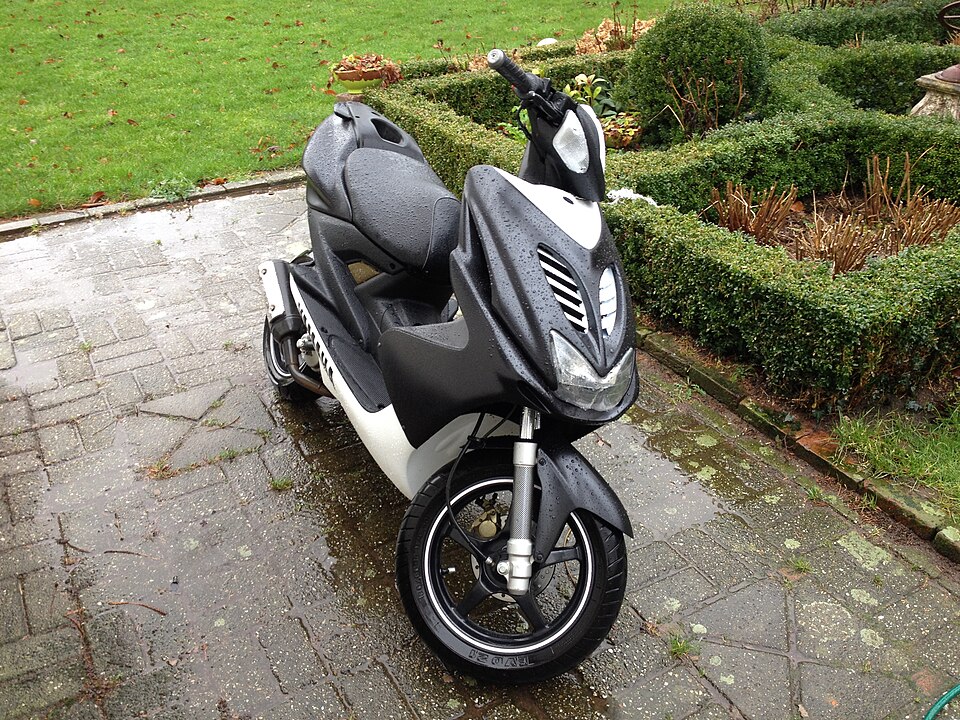 VESPA (DOUGLAS) 125 PRIMA car — UK survivor photo