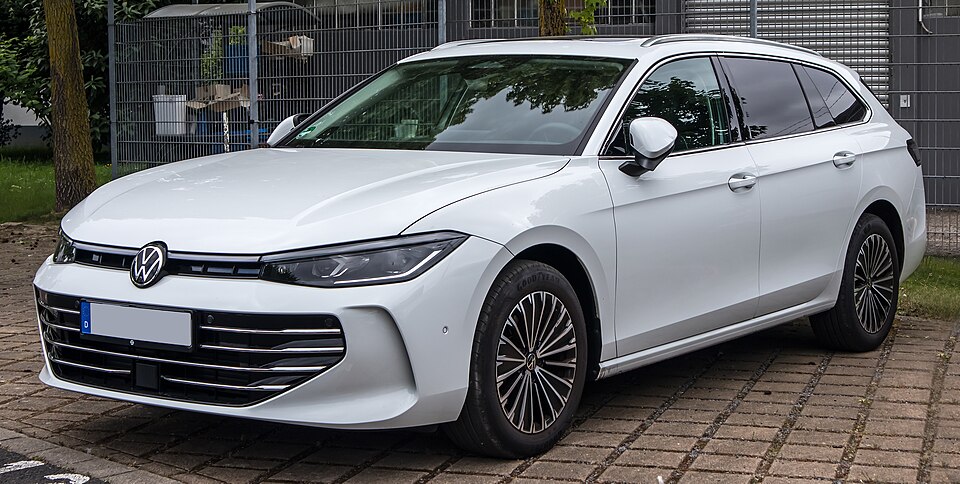 VOLKSWAGEN TAYRON ELEGANCE ETSI S-A car — UK survivor photo