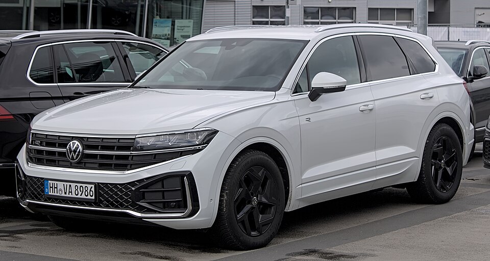 VOLKSWAGEN TOUAREG car — UK survivor photo