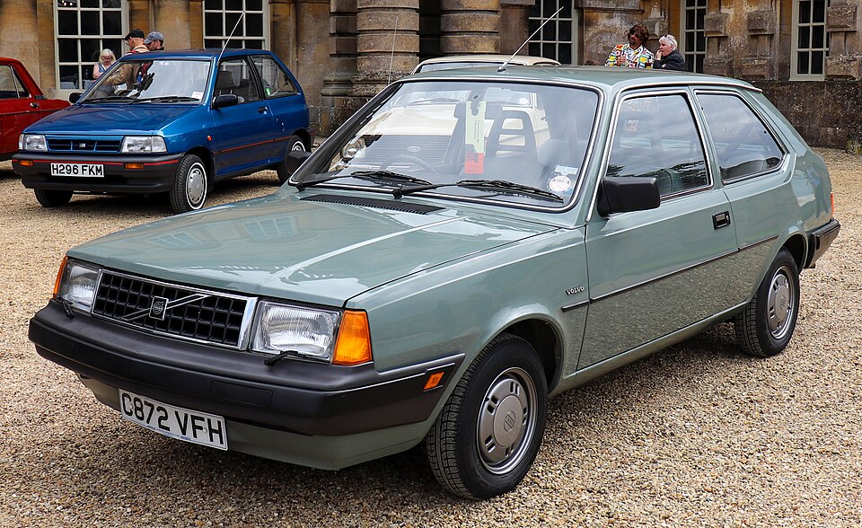 VOLVO 360 car — UK survivor photo