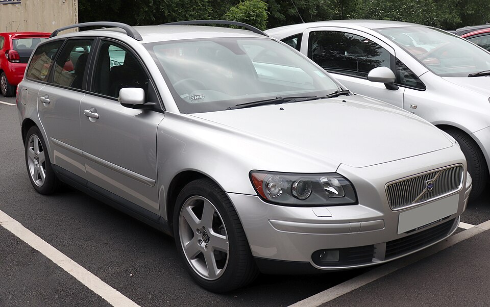 VOLVO V50 car — UK survivor photo