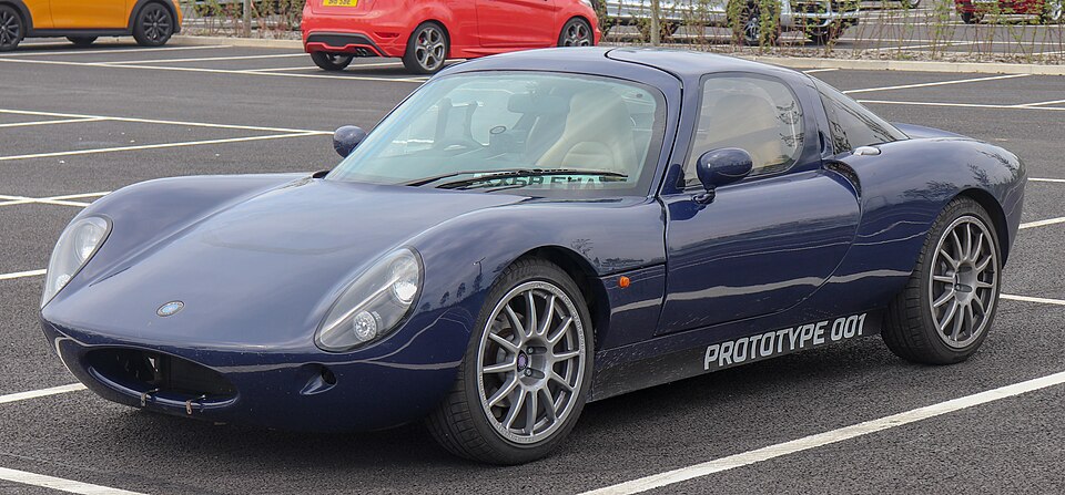 WELLS VERTIGE car — UK survivor photo