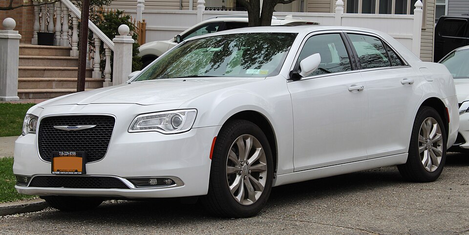 CHRYSLER 300 car — UK survivor photo