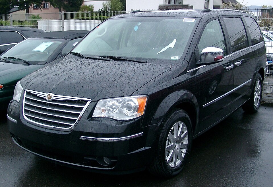 CHRYSLER GRAND VOYAGER car — UK survivor photo