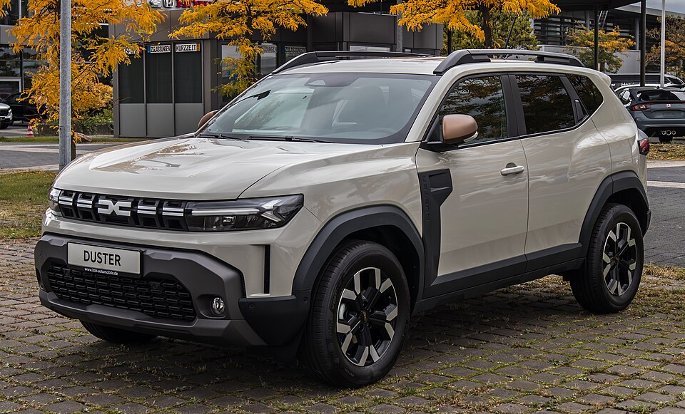 DACIA DUSTER JOURNEY car — UK survivor photo