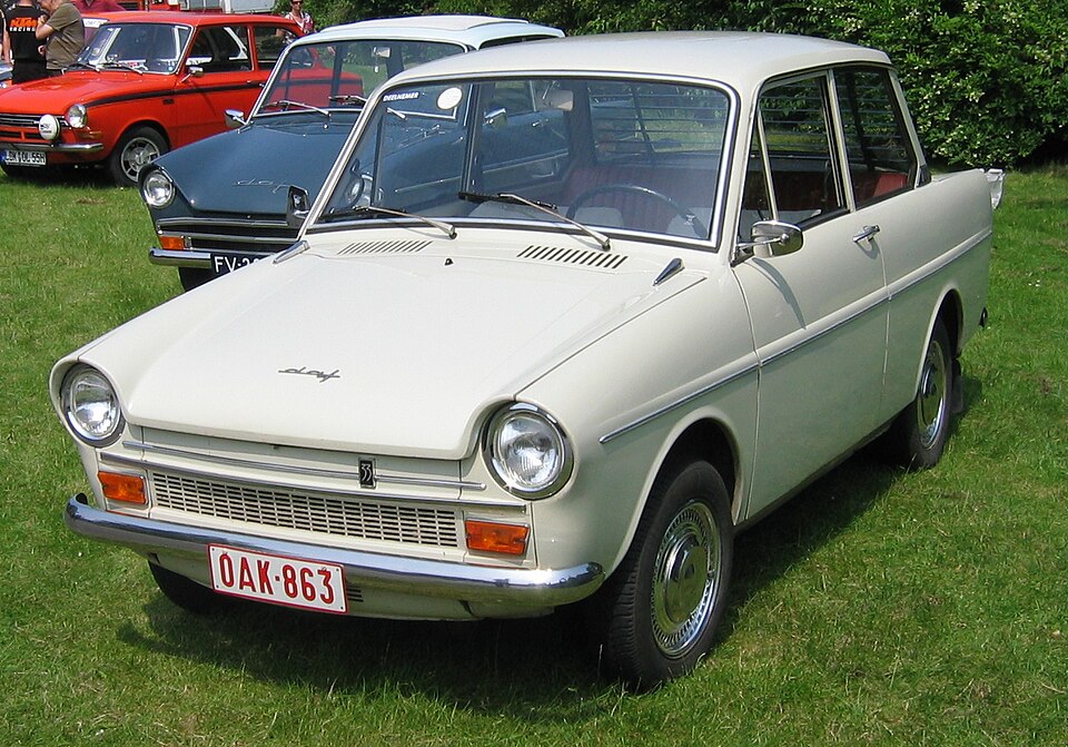 DAF 33 car — UK survivor photo