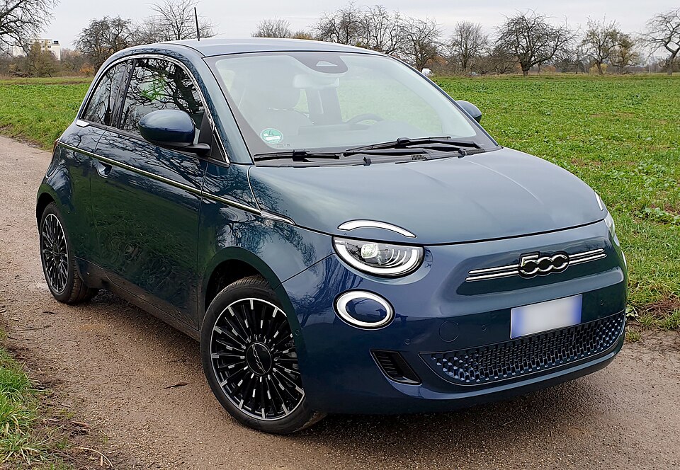 FIAT 500E GIORGIO ARMANI car — UK survivor photo