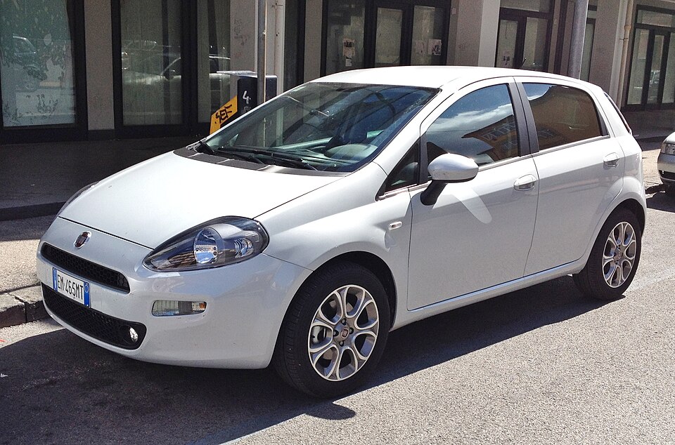 FIAT PUNTO car — UK survivor photo