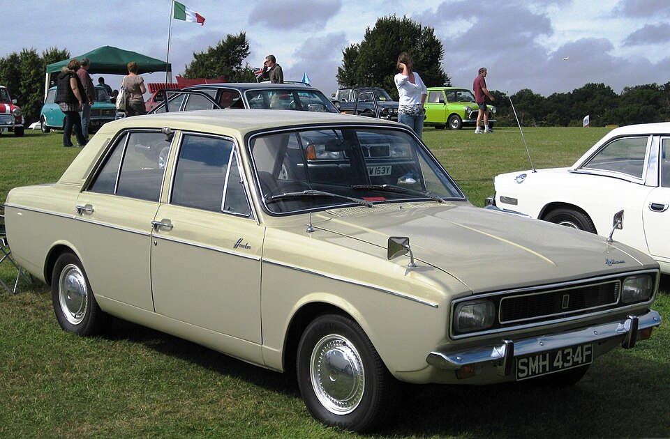HILLMAN HUNTER car — UK survivor photo