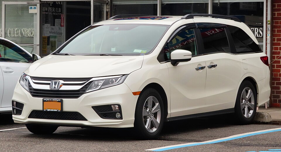 HONDA ODYSSEY car — UK survivor photo