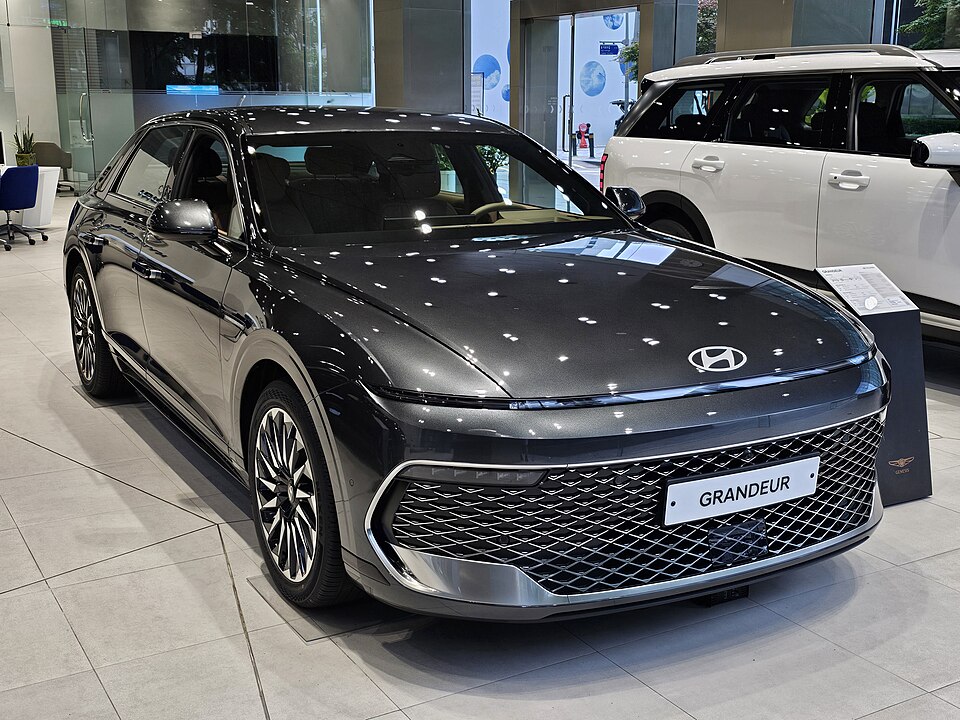 HYUNDAI BAYON ADVANCE car — UK survivor photo
