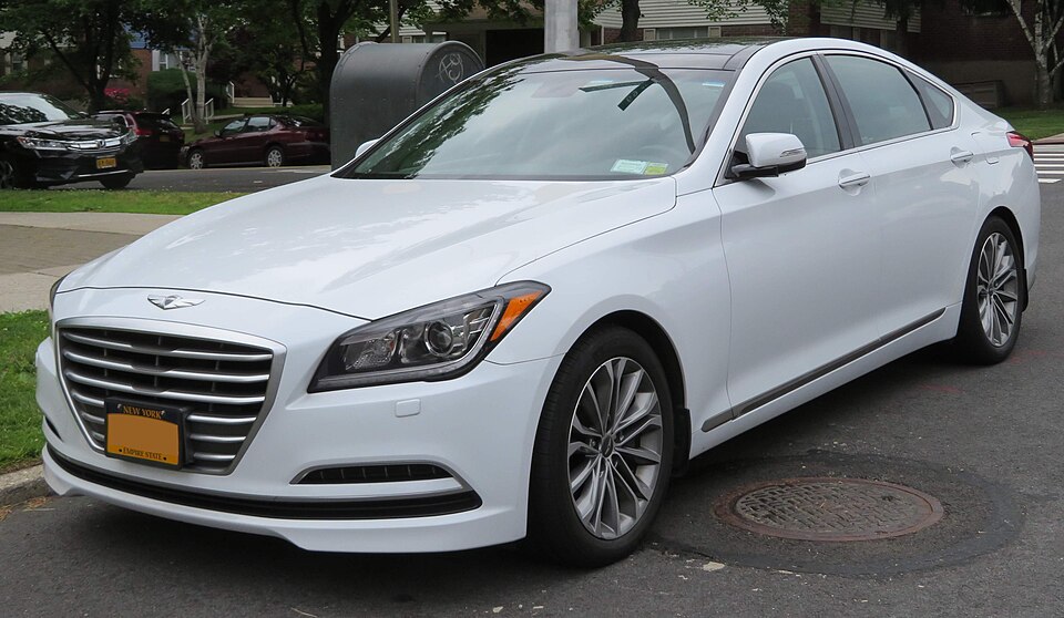 HYUNDAI GENESIS car — UK survivor photo