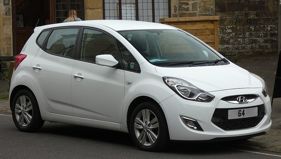 HYUNDAI IX20 car — UK survivor photo