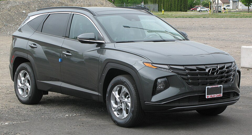 HYUNDAI TUCSON car — UK survivor photo