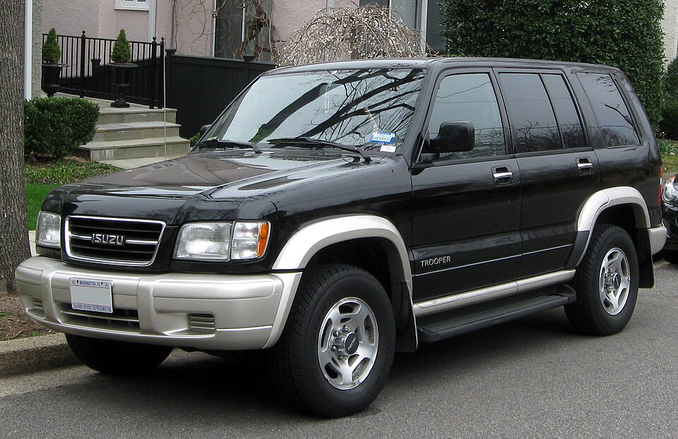 ISUZU TROOPER car — UK survivor photo