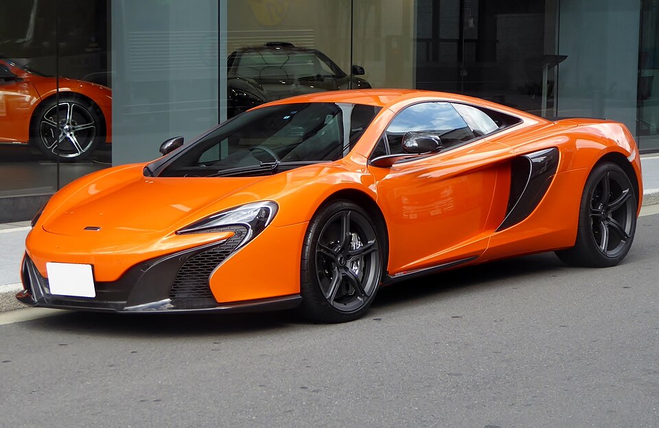 MCLAREN 650S car — UK survivor photo