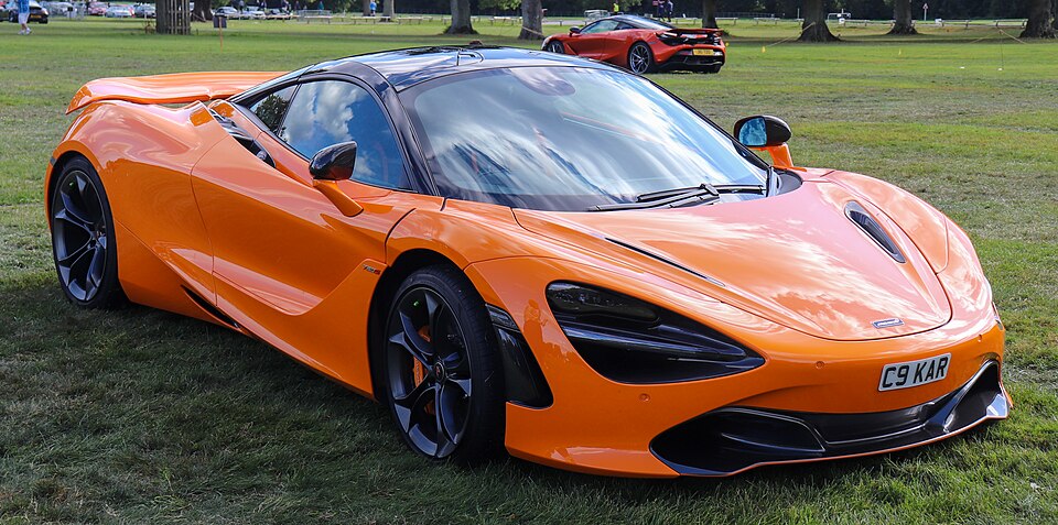MCLAREN 750S car — UK survivor photo
