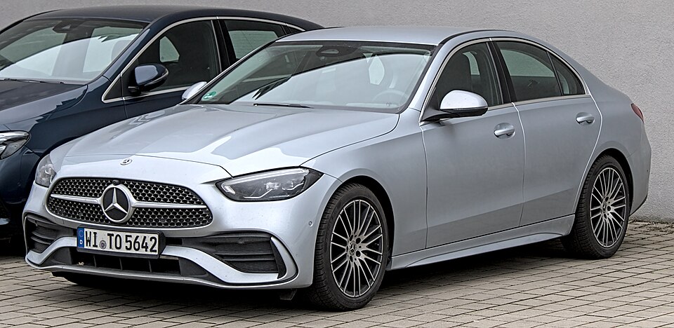 MERCEDES-BENZ C 300 DE car — UK survivor photo