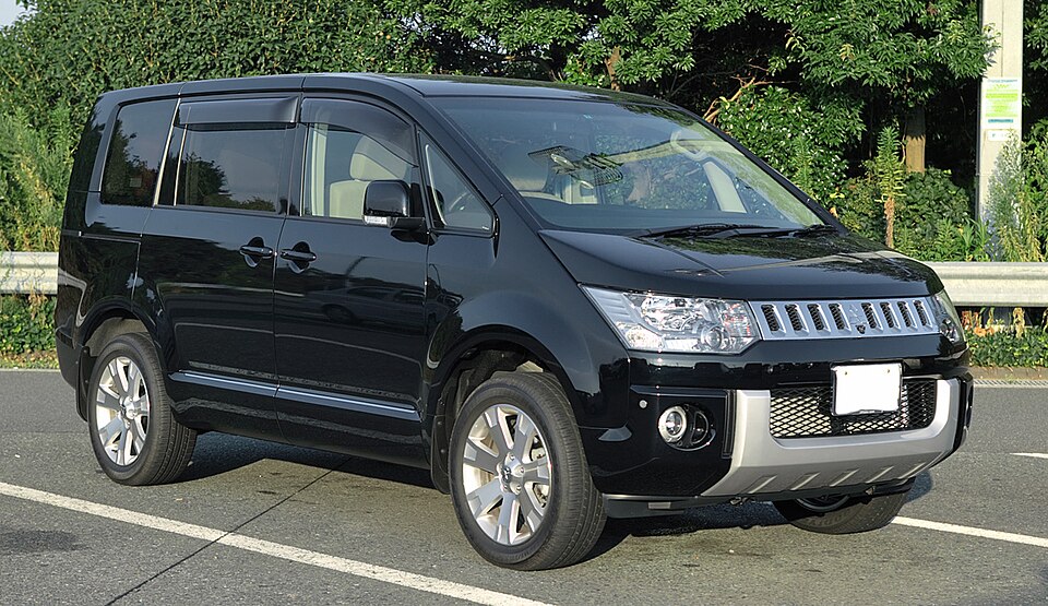 MITSUBISHI L300 car — UK survivor photo