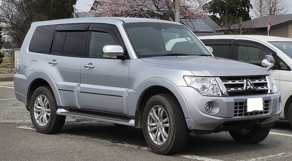 MITSUBISHI PAJERO car — UK survivor photo
