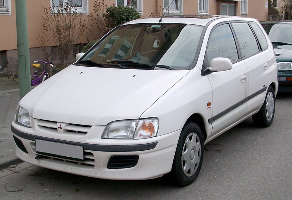 MITSUBISHI SPACE RUNNER car — UK survivor photo