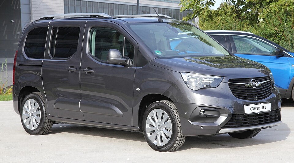 OPEL COMBO car — UK survivor photo