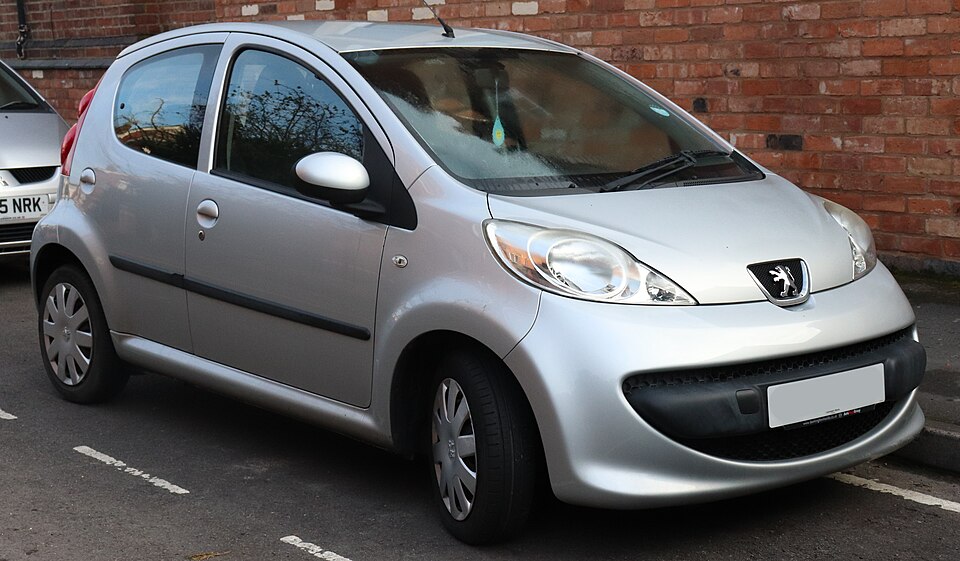 PEUGEOT 107 car — UK survivor photo
