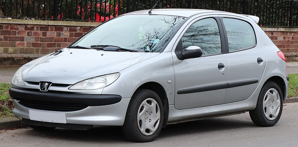PEUGEOT 206 car — UK survivor photo